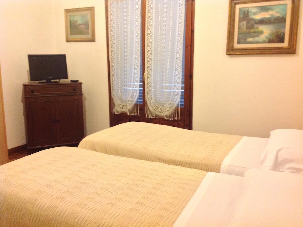 Riva Reno Guesthouse Bologna Szoba fotó