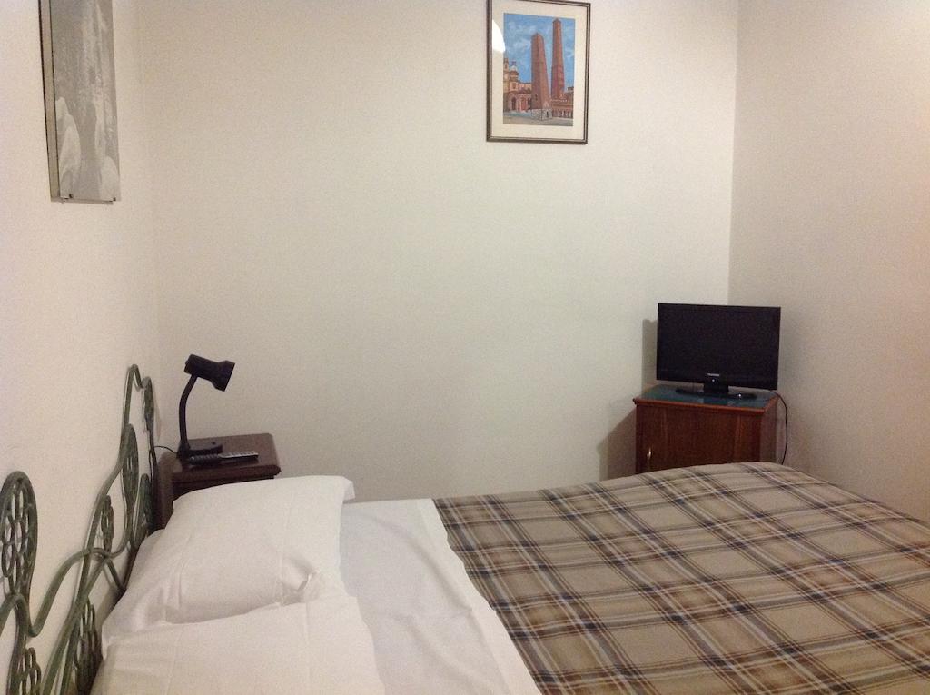 Riva Reno Guesthouse Bologna Szoba fotó