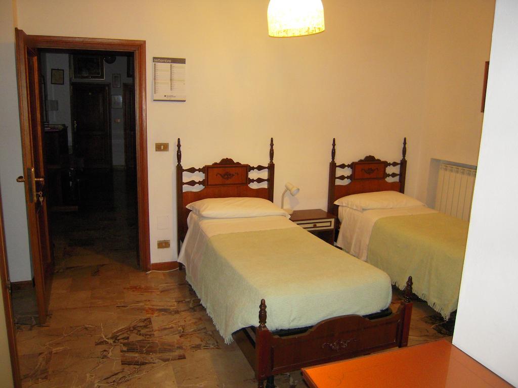 Riva Reno Guesthouse Bologna Szoba fotó